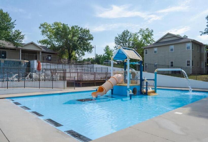 ホテル Stonebridge Village Resort