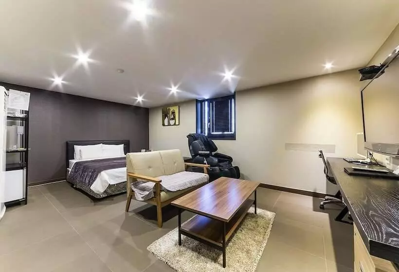 ホテル Suwon City Hall Thassos