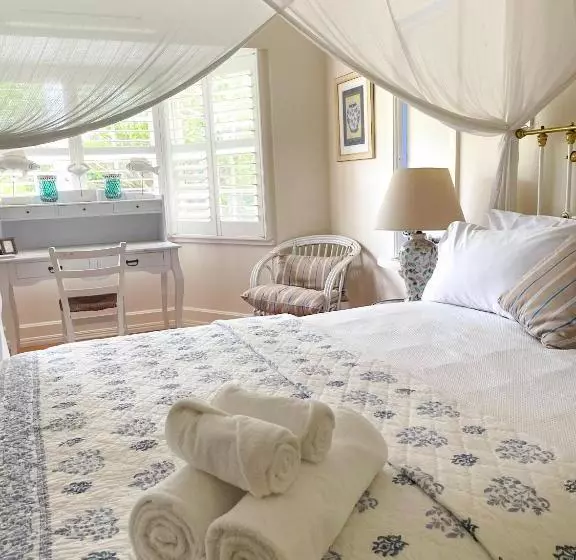 پانسیون Arcadia House