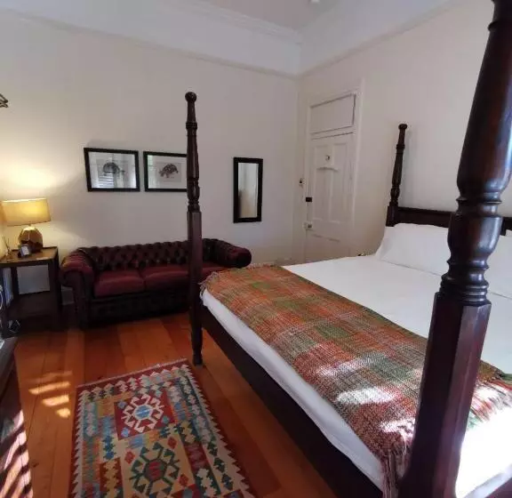 پانسیون Arcadia House