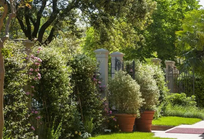 Pension (Hôtel basse catégorie) La Villa