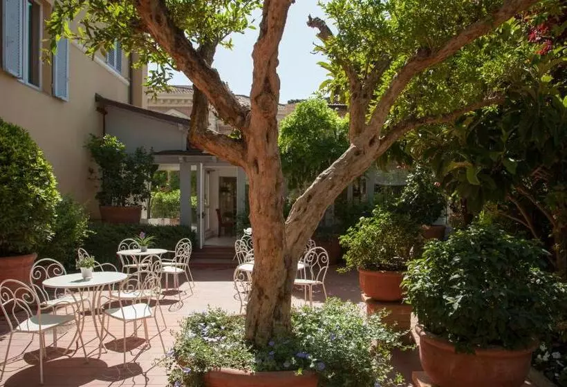 Pension (Hôtel basse catégorie) La Villa