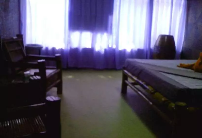 Friendship Budget Hostel