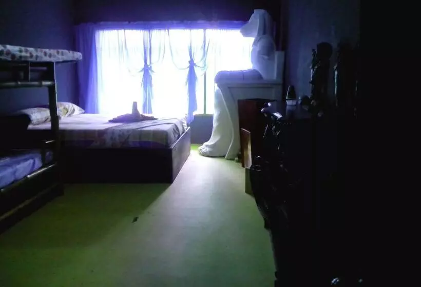 Friendship Budget Hostel