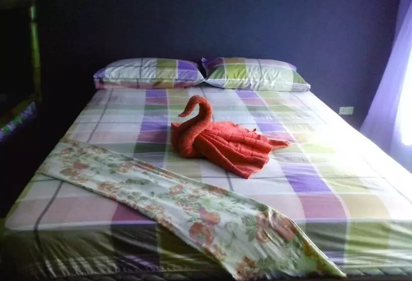 Friendship Budget Hostel