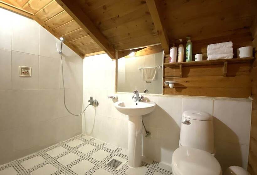 Hotel Breakfast At Tiffany S Pension