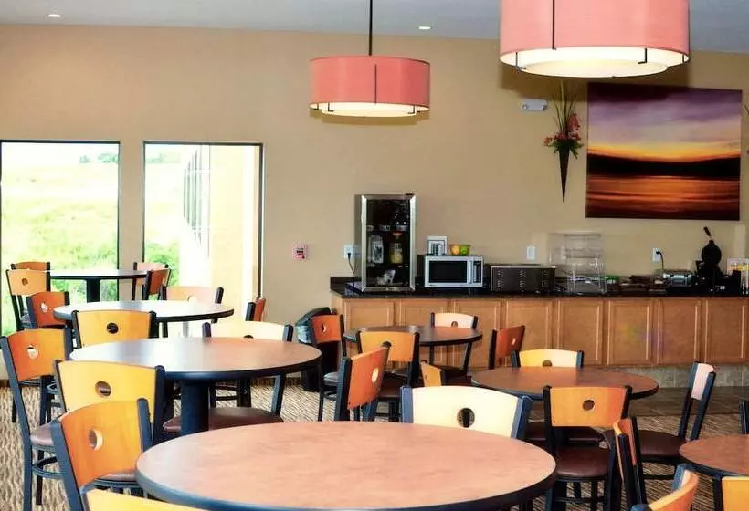 فندق Cobblestone Inn & Suites Newton