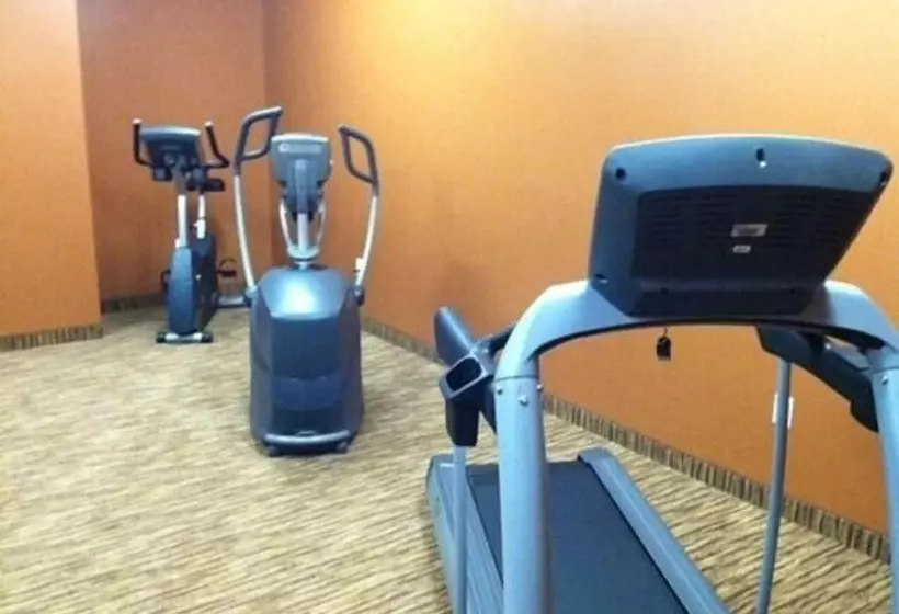 فندق Cobblestone Inn & Suites Newton