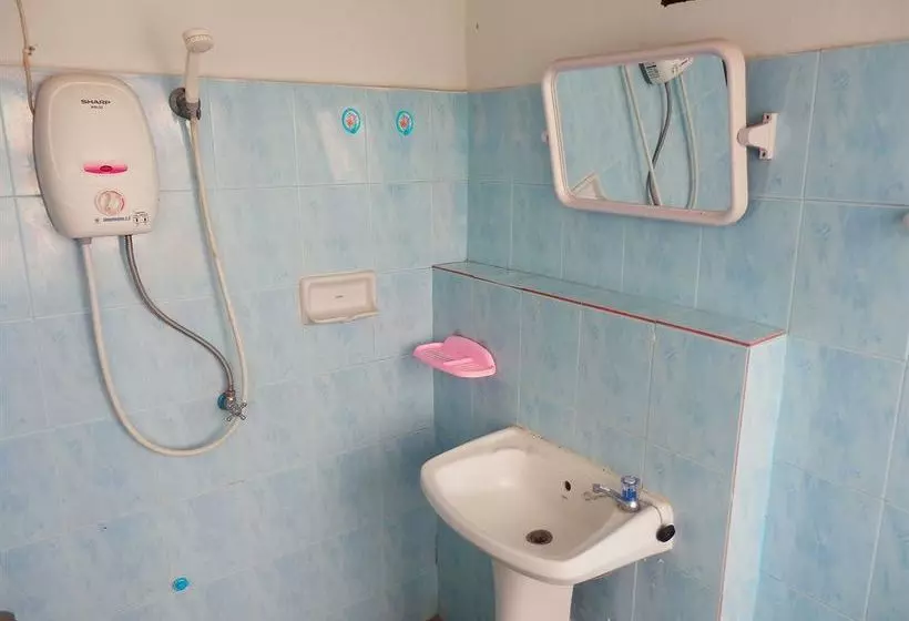 Отель Evelyn Residence