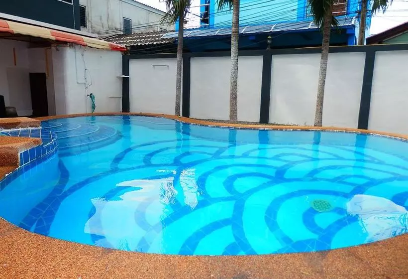 Отель Evelyn Residence