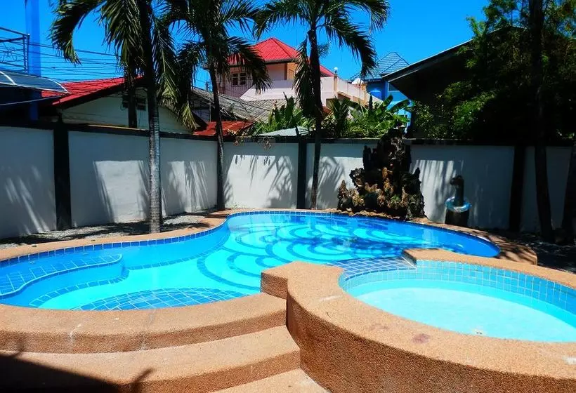 Отель Evelyn Residence