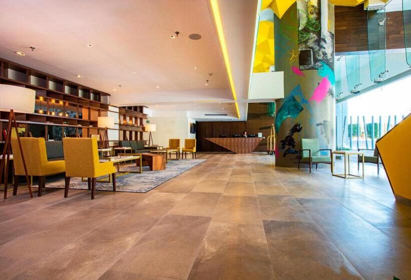 酒店 Krystal Urban Guadalajara