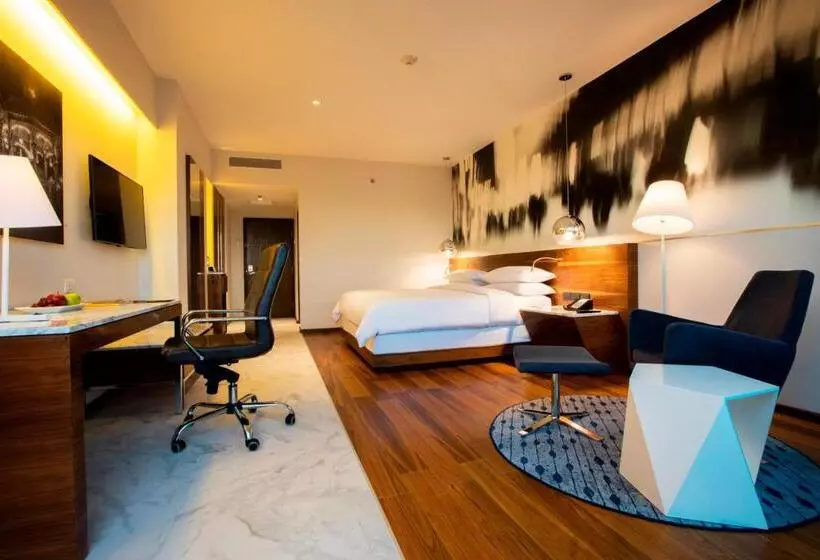 酒店 Krystal Urban Guadalajara