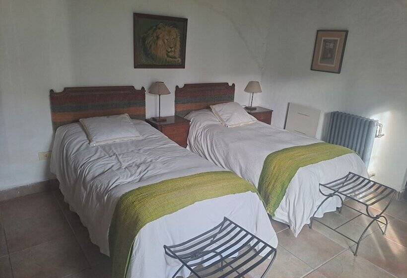 Отель Las Tacanas