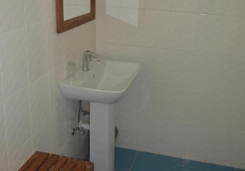 Отель Ndame Beach Lodge