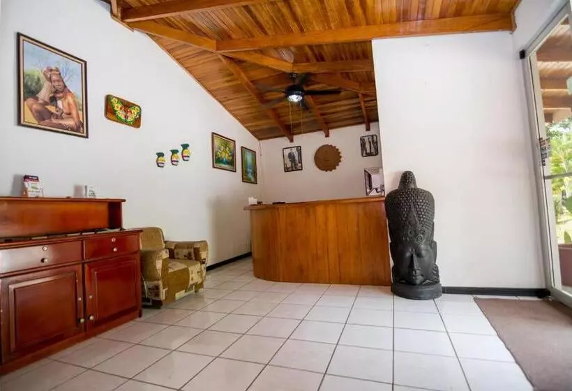 هتل Pacific Paradise Resort