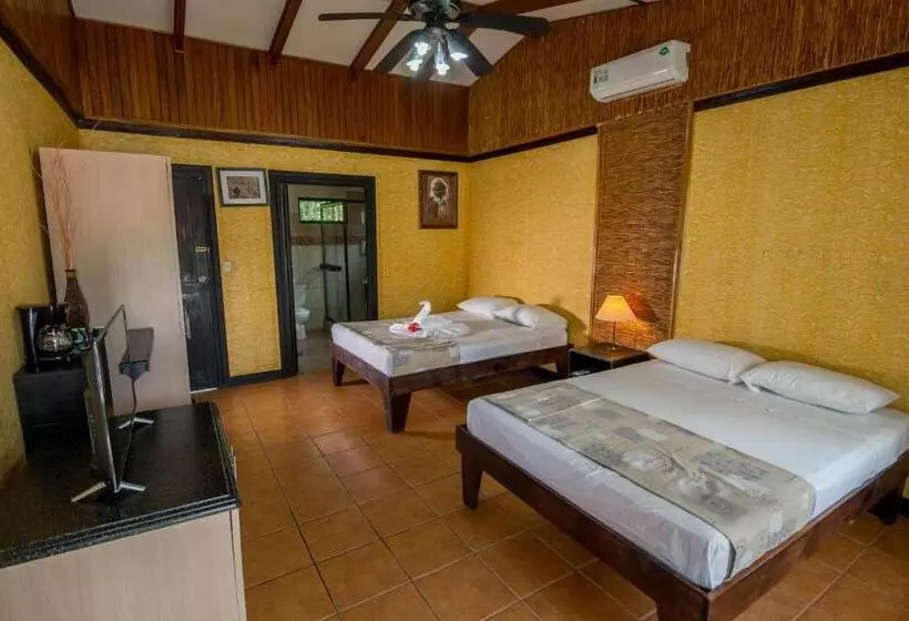 هتل Pacific Paradise Resort