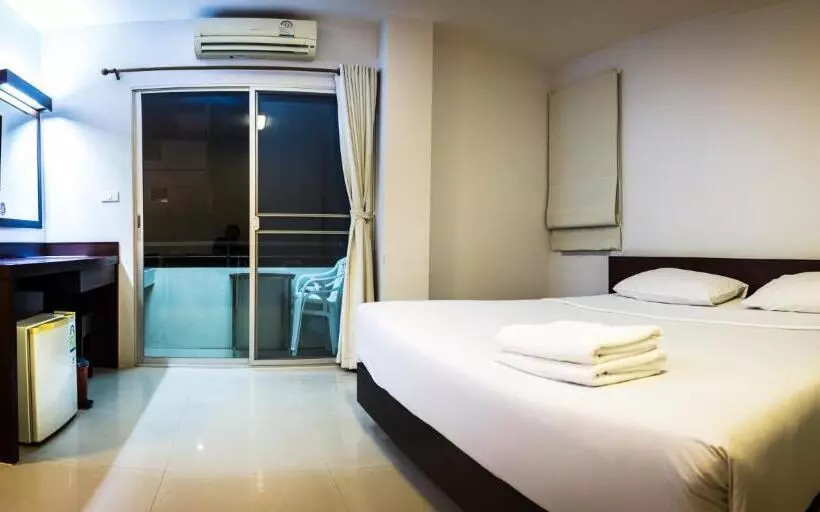 هتل Sunshine Hostel