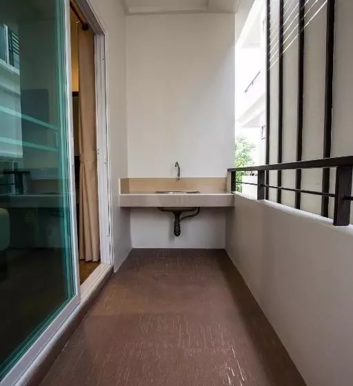 هتل Sunshine Hostel