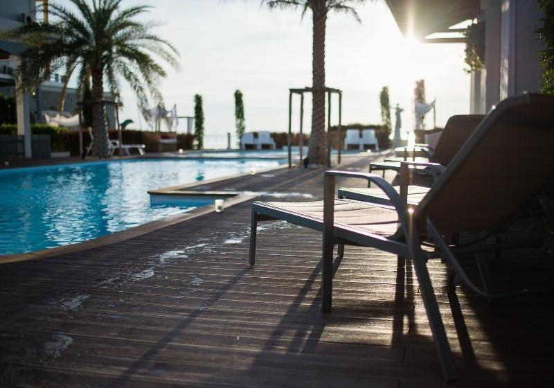 בית מלון כפרי The Verona Riviera