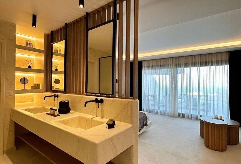 Hotel Pnoé Luxury Suites