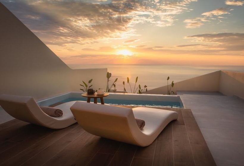 Hotel Pnoé Luxury Suites