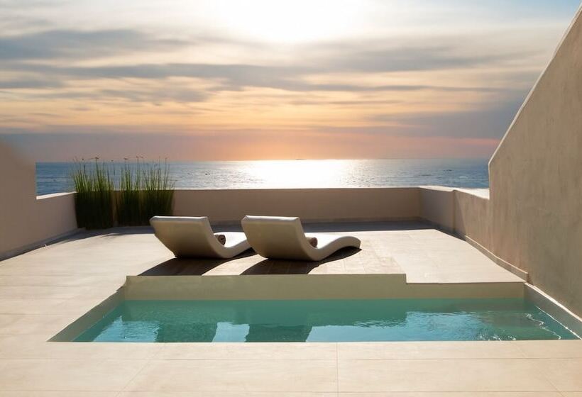 Hotel Pnoé Luxury Suites