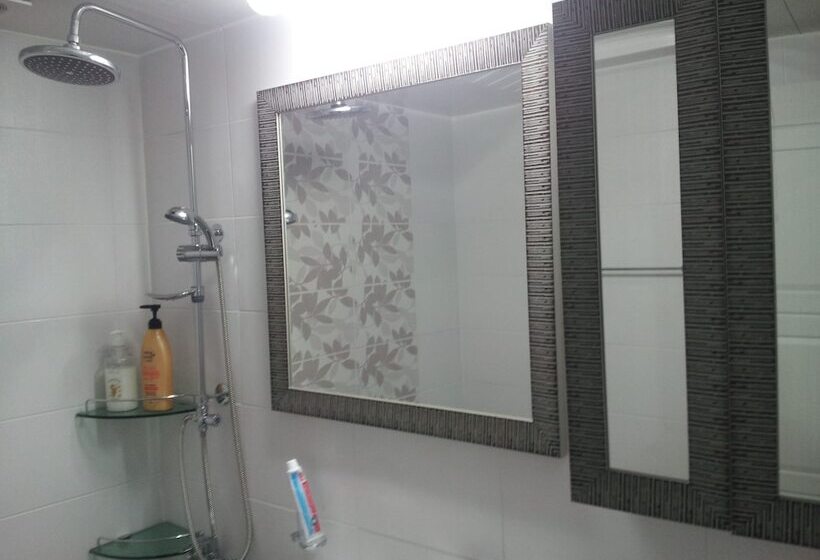 הוסטל Gyeongju Namu Guesthouse