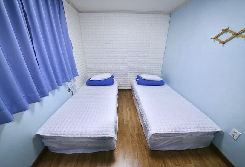 הוסטל Gyeongju Namu Guesthouse