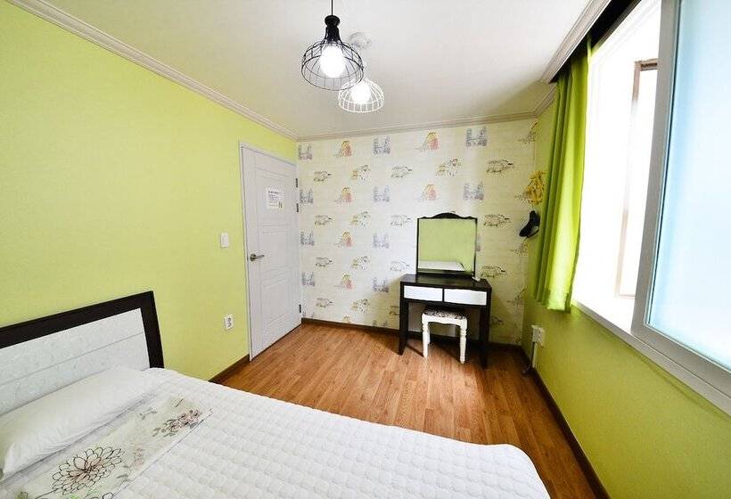 הוסטל Gyeongju Namu Guesthouse