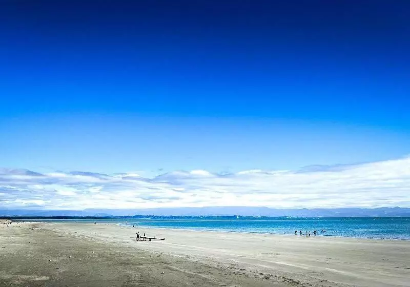 Beaches Nelson