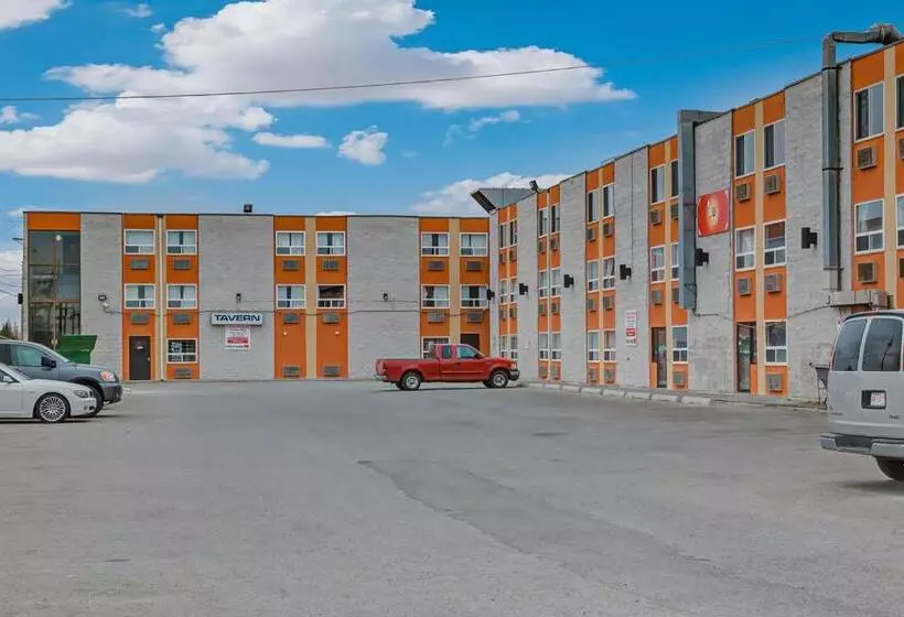 Отель Airport Traveller S Inn