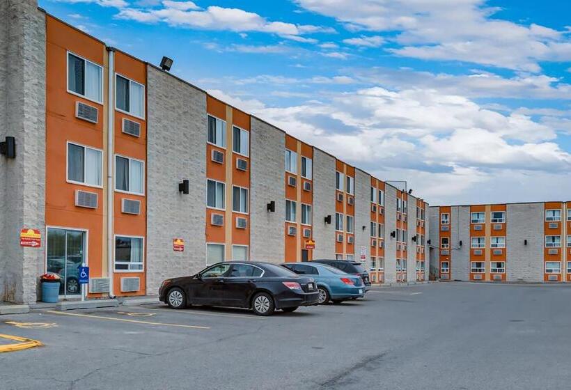 בית מלון כפרי Airport Traveller S Inn