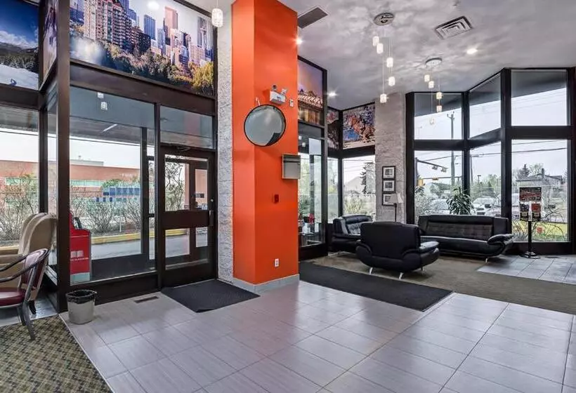 Отель Airport Traveller S Inn