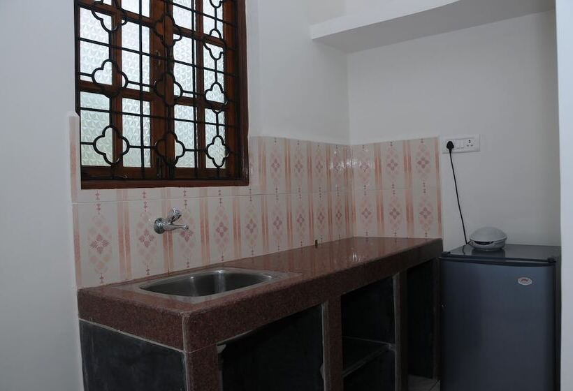 فندق D'souza's Holiday Homes