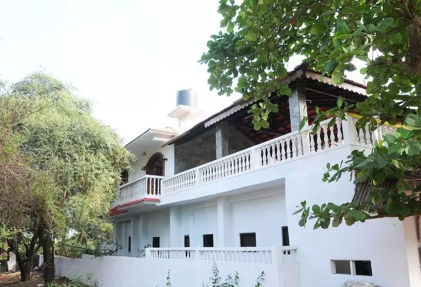 호텔 D'souza's Holiday Homes