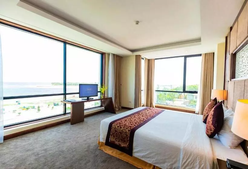 酒店 Muong Thanh Holiday Quang Binh