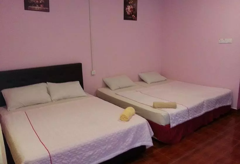 هتل Pantai Tengah Beach Inn