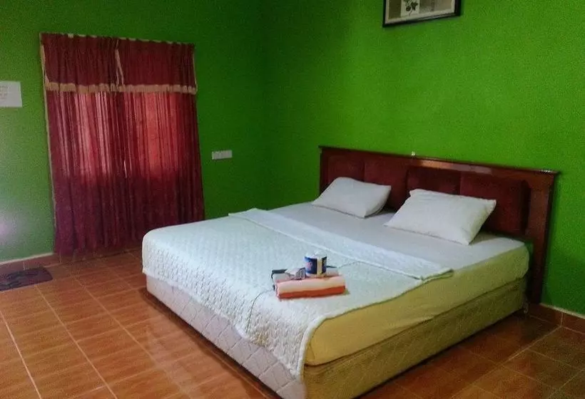 هتل Pantai Tengah Beach Inn