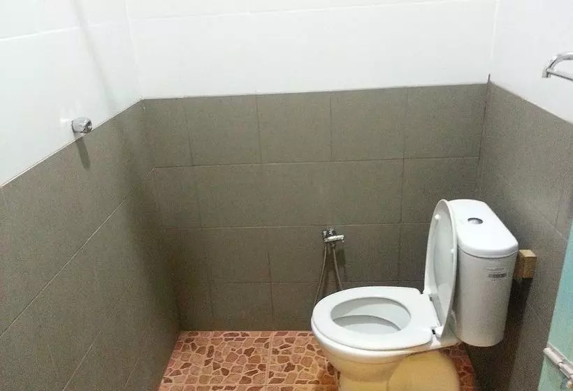 هتل Pantai Tengah Beach Inn