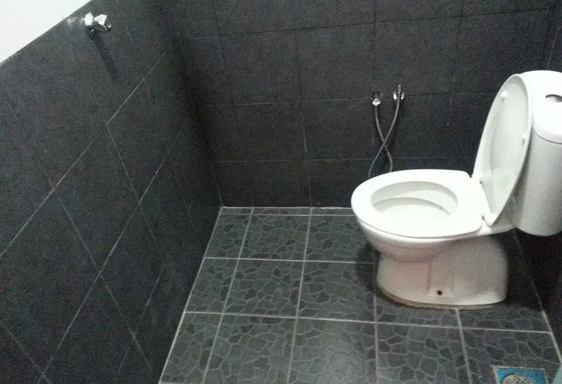 هتل Pantai Tengah Beach Inn