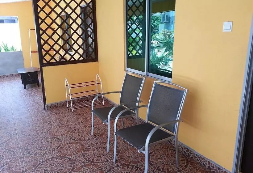 هتل Pantai Tengah Beach Inn