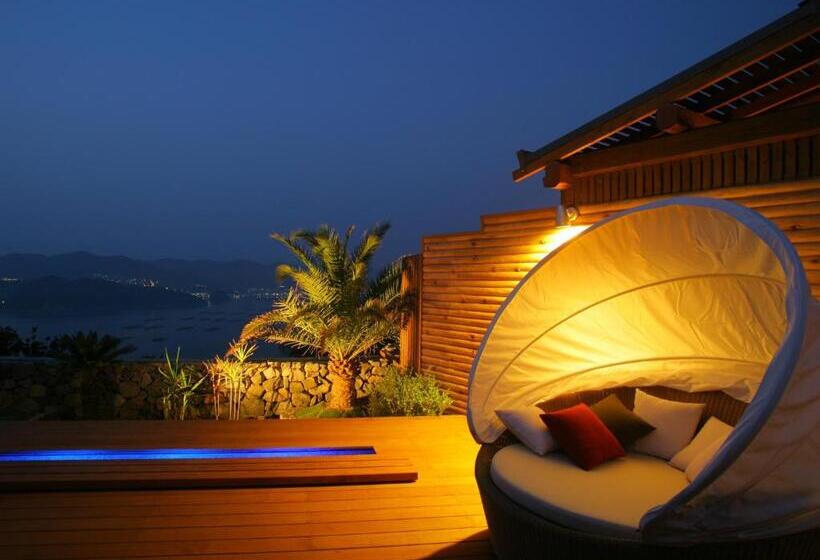 Hotel Plaza Awajishima