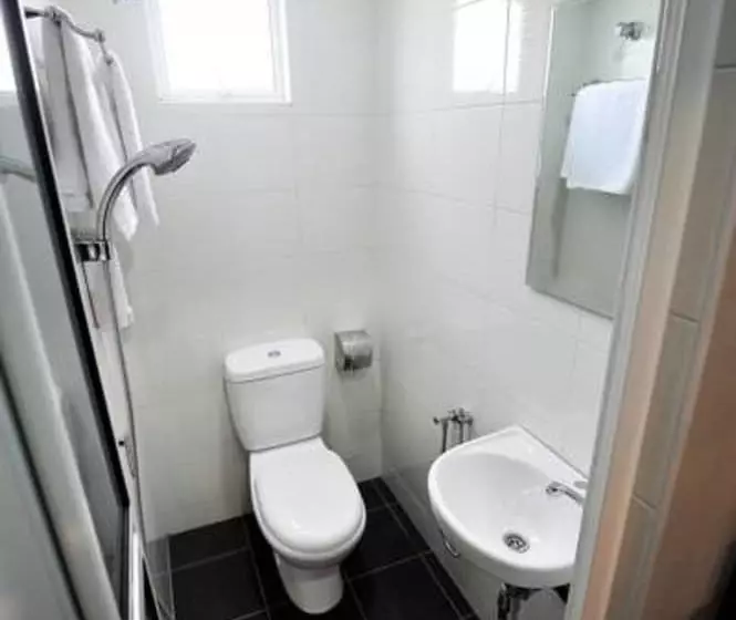 Hotel Jq Station Eight Inn