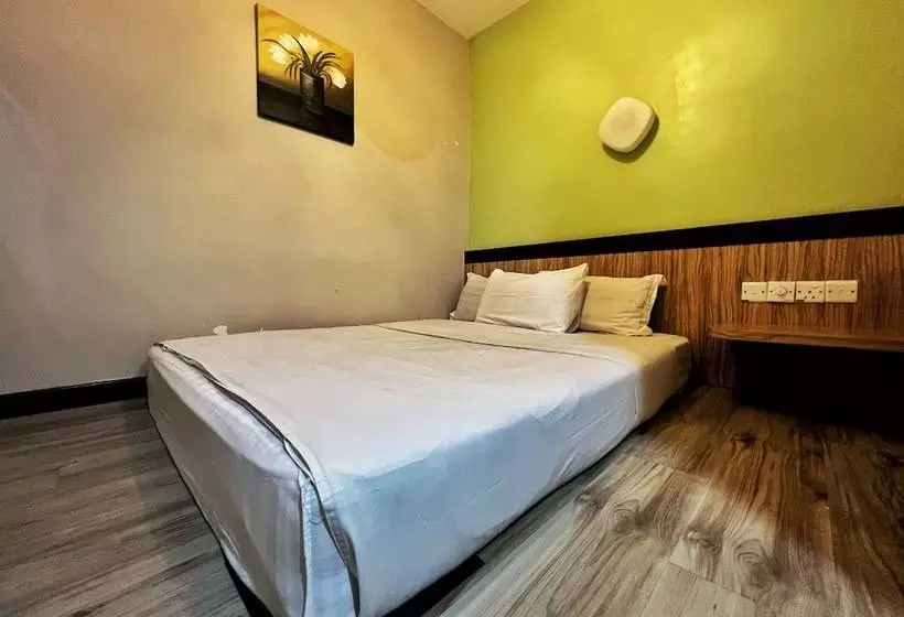 Hotel Jq Station Eight Inn