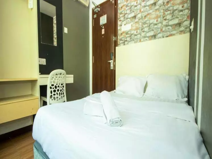 Hotel Jq Station Eight Inn