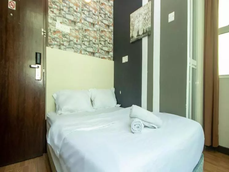 Hotel Jq Station Eight Inn