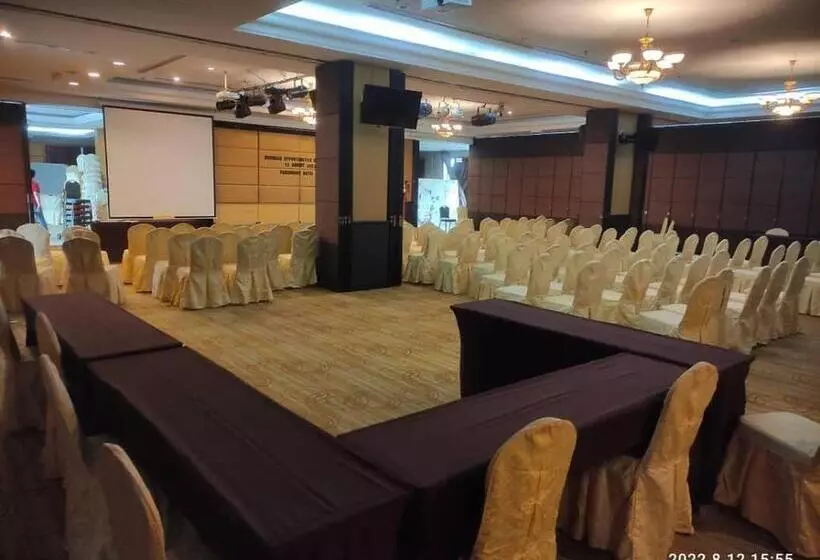 فندق The Paramount