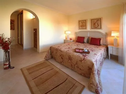 Oasis Parque Country Club