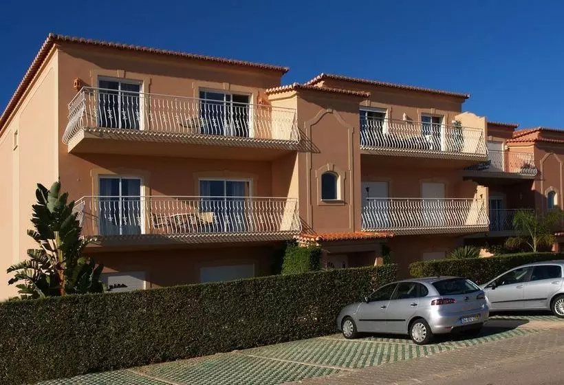 Oasis Parque Country Club